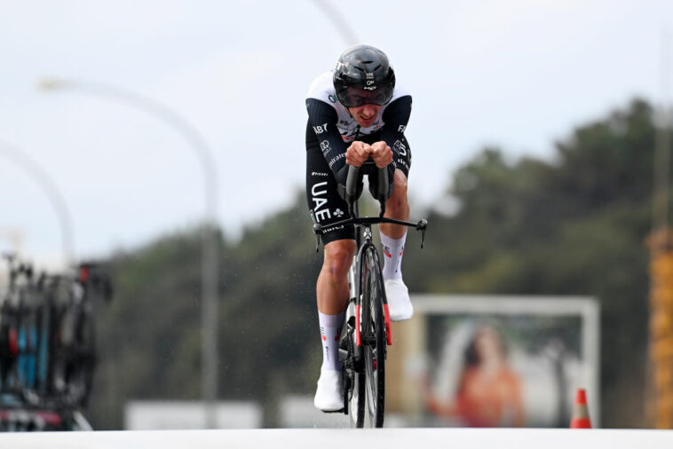 Brandon McNulty corre el Giro de Italia junto a João Almeida y Jay Vine