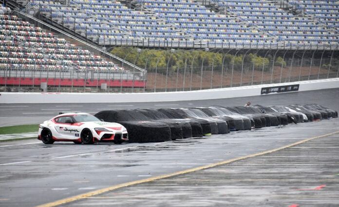 Carrera de la serie Xfinity en Charlotte pospuesta para el lunes al mediodía ET