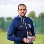 El entrenador en jefe de la ciudad de Birmingham, Darren Carter, ha sido galardonado como Gerente del Mes del Campeonato Femenino de Barclays