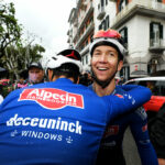 Groves sortea un accidente y una persecución tardía camino a la victoria de etapa en el Giro de Italia
