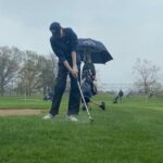 Junior Colt Rykert Frisinger obtuvo el segundo lugar en el Holt Invitational, parring 12 hoyos y hundiendo un birdie para una puntuación final de 74 en 18 hoyos.