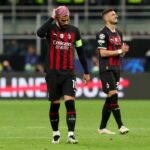 Theo Hernández del AC Milan se ve abatido después de su derrota en la ida de la semifinal de la Liga de Campeones