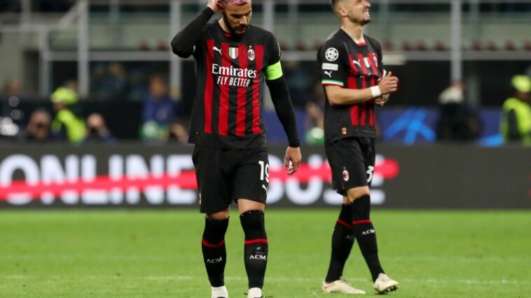 Theo Hernández del AC Milan se ve abatido después de su derrota en la ida de la semifinal de la Liga de Campeones