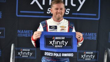 Justin Allgaier obtiene la pole position de la Serie Xfinity en Charlotte