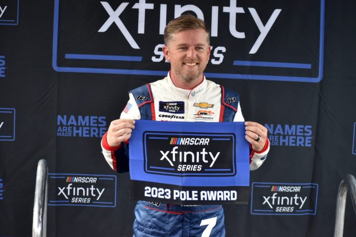 Justin Allgaier obtiene la pole position de la Serie Xfinity en Charlotte