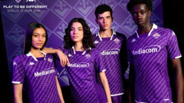 La Fiorentina presenta su camiseta para la 2023/24