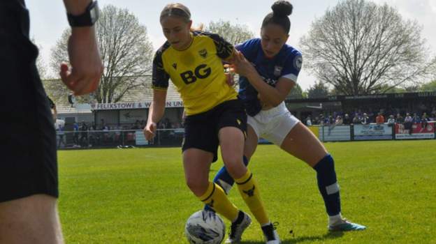 Las mujeres de Oxford United se pierden el título de Southern Premier ante Watford luego de la derrota en el final de temporada