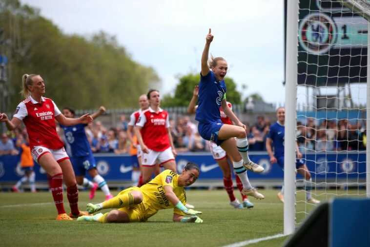 Chelsea FC v Arsenal - Superliga Femenina Barclays