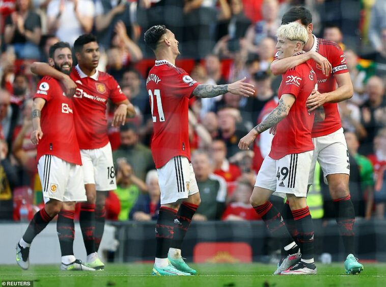 El Manchester United venció a los Wolves 2-0 en Old Trafford el sábado por la tarde para volver a encarrilar a sus cuatro mejores jugadores.