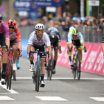 Mark Cavendish se acerca en el Giro de Italia después de que Astana Qazaqstan vuelva a unirse