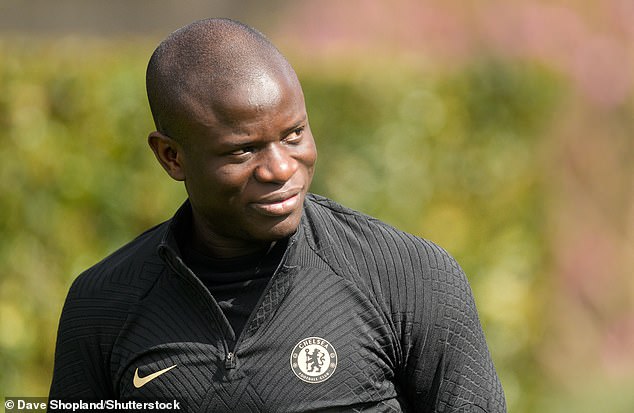 El centrocampista defensivo N'Golo Kante, de 31 años, ha insinuado que firmará un nuevo contrato en el Chelsea