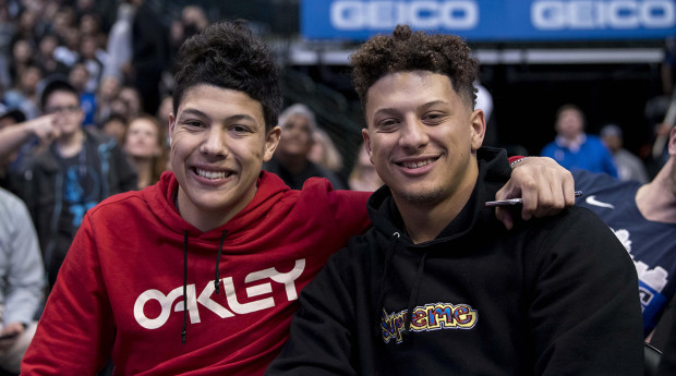 Patrick Mahomes habla sobre el arresto del hermano Jackson durante una conferencia de prensa