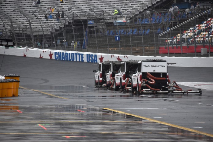 Rain pospone Coca-Cola 600 hasta el lunes a las 3 p. m. ET;  La carrera Xfinity se movió a las 11 a. m.