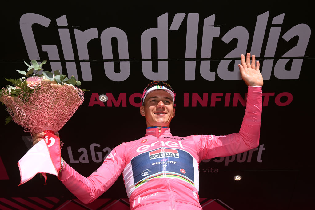 Remco Evenepoel comienza a correr en el Giro de Italia Giro de Italia etapa 3 - Cobertura en vivo