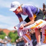 Jeanni Metzler gana el IRONMAN 70.3 St George 2023 emoción crédito de la foto Jacob Kupferman / Getty Images para IRONMAN