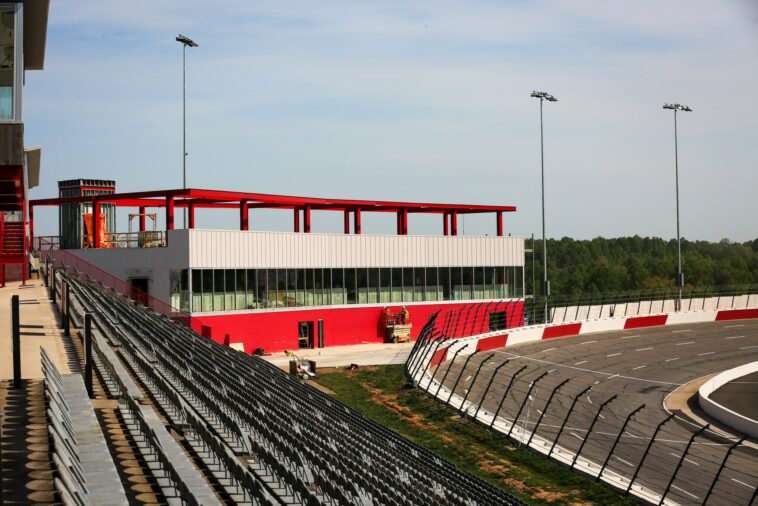 Ross Chastain y Daniel Suárez correrán CARS Tour en North Wilkesboro