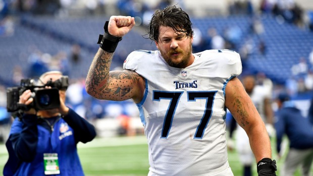 Taylor Lewan demanda a Tennessee Titans por cirugía de reparación de ligamento cruzado anterior en 2020