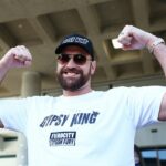 Tyson Fury ha recurrido a las redes sociales para confirmar que está de vuelta en conversaciones con Anthony Joshua