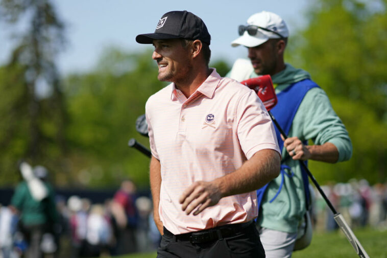 Un Bryson DeChambeau más delgado, feliz y esperanzado dispara 66 en Oak Hill