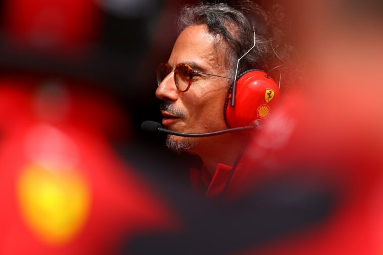 BAKU, AZERBAIYÁN - 28 DE ABRIL: Laurent Mekies, director deportivo de la Scuderia Ferrari antes de la F1