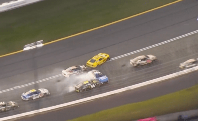 Vídeo del accidente de la Coca-Cola 600 de Kyle Larson en 2023