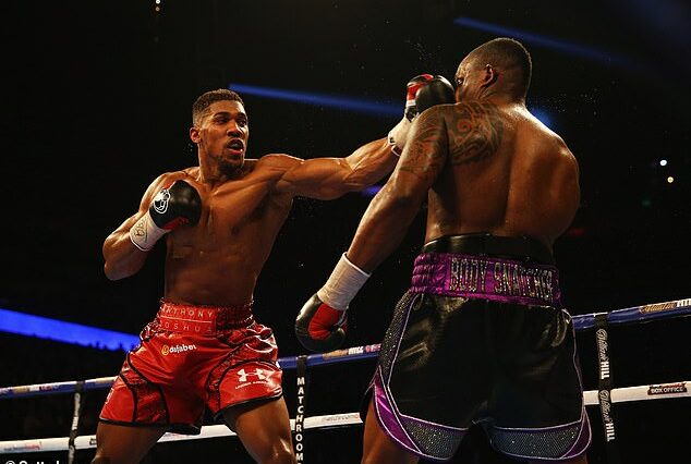 Anthony Joshua detuvo a Dillian Whyte en el séptimo asalto cuando se enfrentaron en 2015