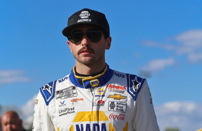 Chase Elliott renuncia a los playoffs 2023 Chase Elliott suspendido ¿puede Chase Elliott seguir ganando el campeonato?