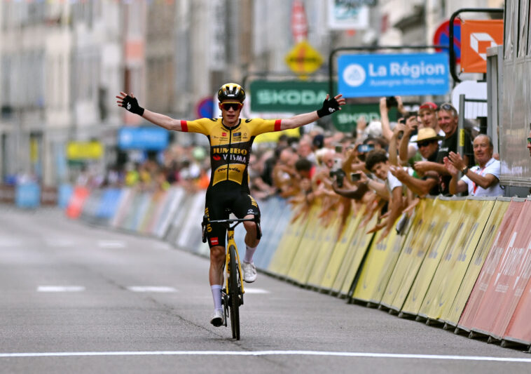 Critérium du Dauphiné: Jonas Vingegaard cabalga solo hacia la victoria de la etapa 5 y el liderato de la general