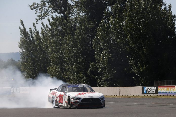 Custer prevalece en un emocionante final de tiempo extra de NASCAR en Portland