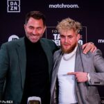 Eddie Hearn (izquierda) ha afirmado que Jake Paul vencerá a Nate Diaz en cuatro asaltos en agosto