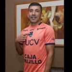 Edgar Benítez se estrenó con la camiseta de César Vallejo