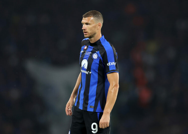 Edin Dzeko va a dejar el Inter de Milán