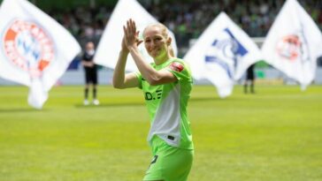 Pauline Bremer of VfL Wolfsburg during her farewell