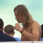 Erling Haaland bailó sin blusa y con el pelo suelto