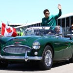 MONTREAL, QUEBEC - 19 DE JUNIO: Lance Stroll de Canadá y Aston Martin F1 Team saludan a la multitud en