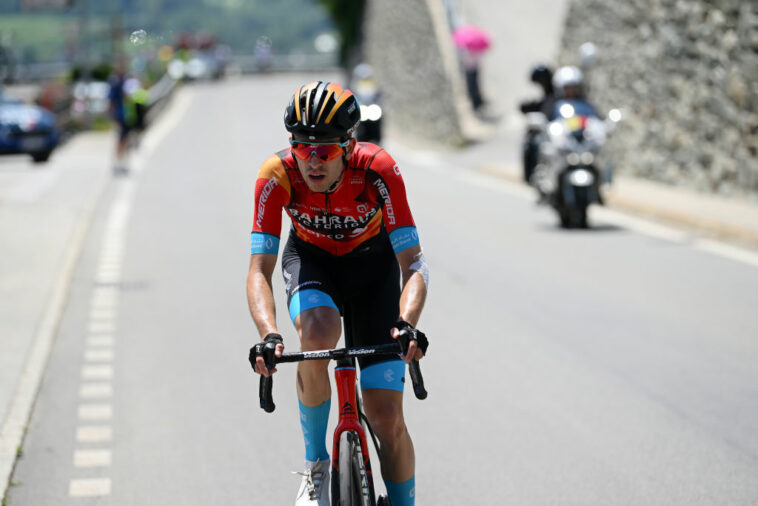 Gino Mäder y Magnus Sheffield hospitalizados tras accidente en el Tour de Suiza