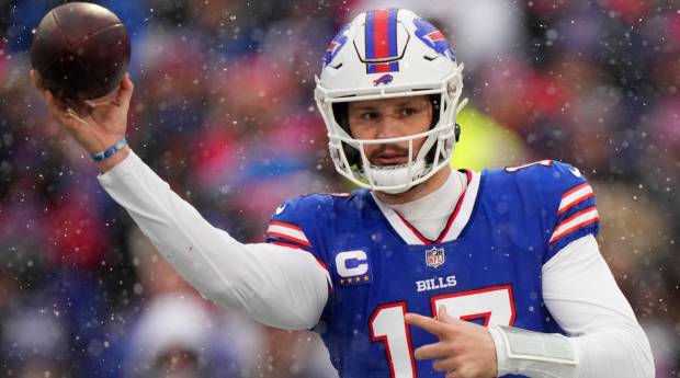 Josh Allen está preocupado por Aaron Rodgers y los Jets