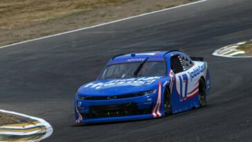 Kyle Larson establece un ritmo vertiginoso en la práctica de Xfinity de Sonoma