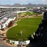 El Stadium Course en TPC Scottsdale continúa siendo uno de los mejores campos de golf de Arizona abiertos al público.