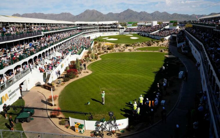 El Stadium Course en TPC Scottsdale continúa siendo uno de los mejores campos de golf de Arizona abiertos al público.