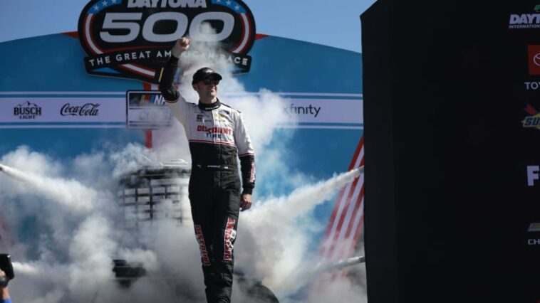 El piloto de NASCAR Austin Cindric