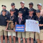 El equipo de golf masculino de Northville posa después de ganar el campeonato estatal de la División 1 de la MHSAA el sábado, 10 de junio de 2023, en Allendale.