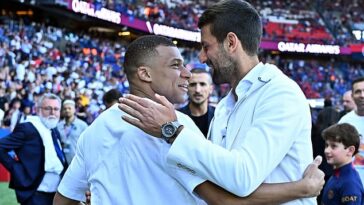 Novak Djokovic abrazó a Kylian Mbappe antes del último partido de la temporada de la Ligue 1 del PSG