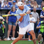 Patrick Mahomes mostró un llamativo conjunto de habilidades de softbol durante el juego de celebridades de los Royals