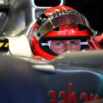 Schumacher listo para la salida de Goodwood con el Mercedes F1 de su padre