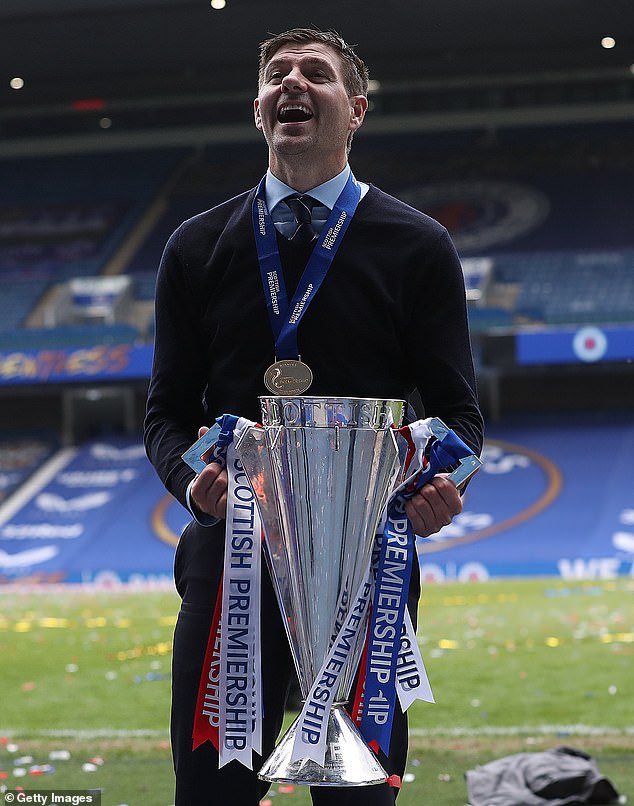Steven Gerrard levantó el título de la Premiership escocesa 2020/21 con el Rangers y quedó invicto