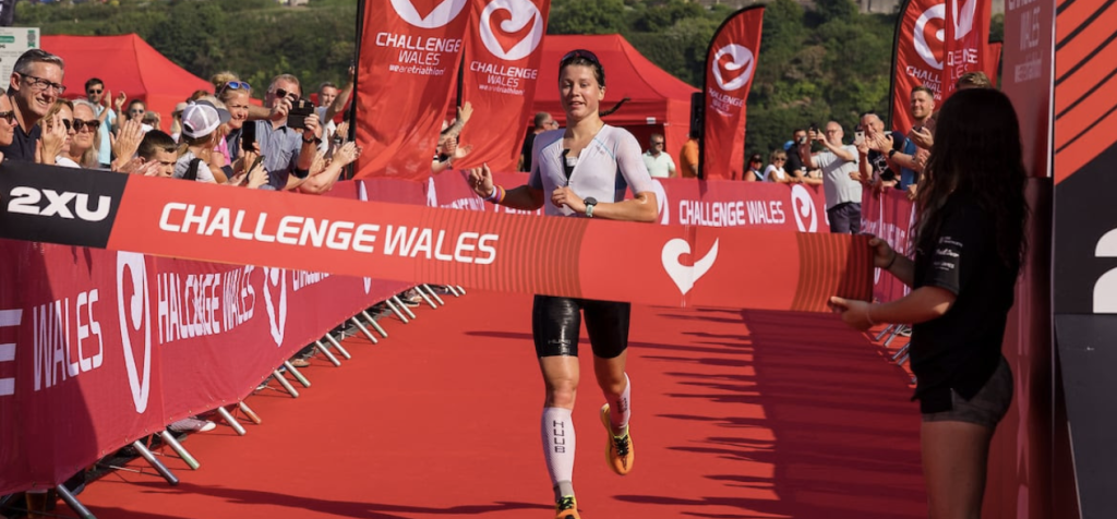 Tom Bishop y Lucy Byram triunfan en el Challenge Wales - Triatlón Hoy