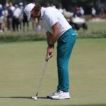 Tommy Fleetwood falla el putt en el green 18 para empatar el récord de la mejor ronda en la historia de un campeonato importante durante la ronda final del torneo de golf US Open en Los Ángeles Country Club - USA Today/Kiyoshi Mio