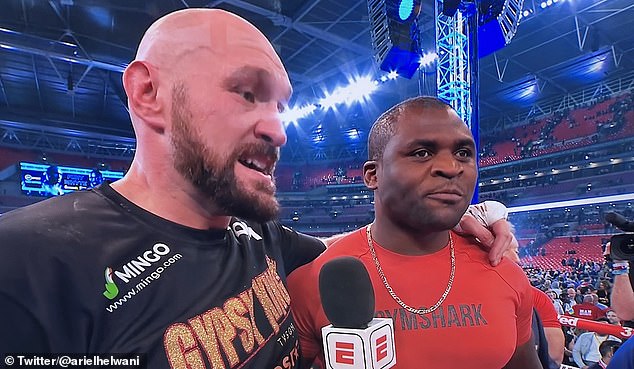 Tyson Fury y Francis Ngannou acordaron verbalmente una pelea el año pasado