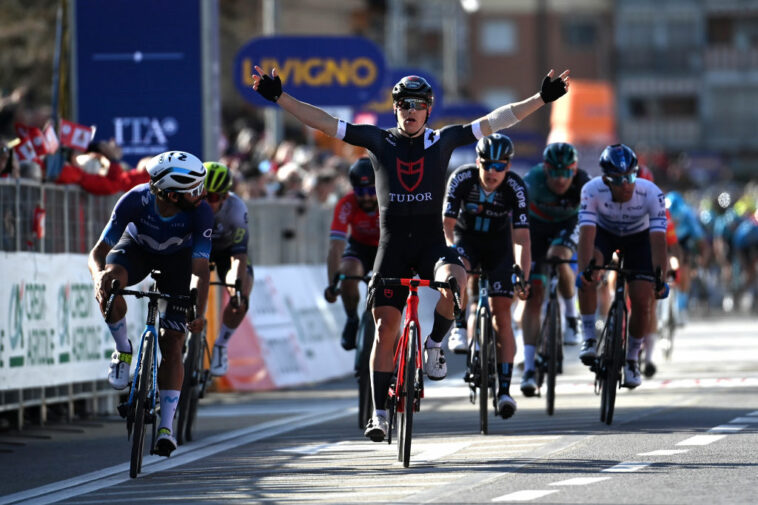 ZLM Tour: Arvid de Kleijn gana la etapa 4 al sprint